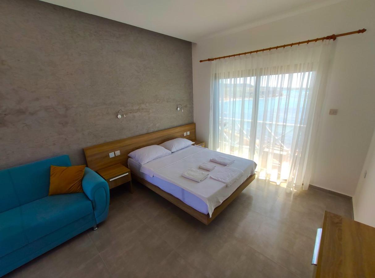 Oasis At Ayfilon Hotel Rizokarpaso ภายนอก รูปภาพ